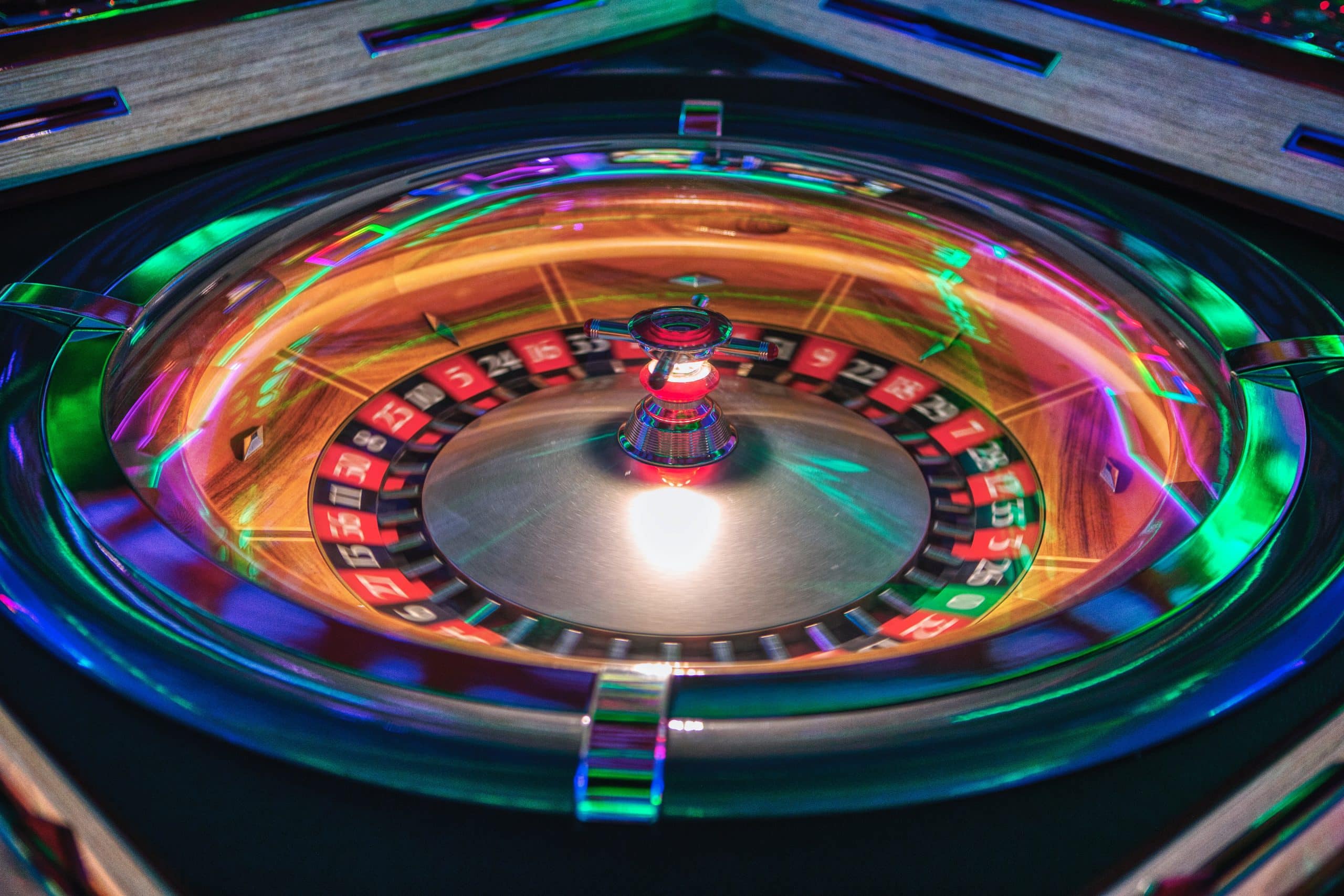 Blackjack'te Zaferin Anahtarı: İleri Stratejiler ve Psikolojik Oyun